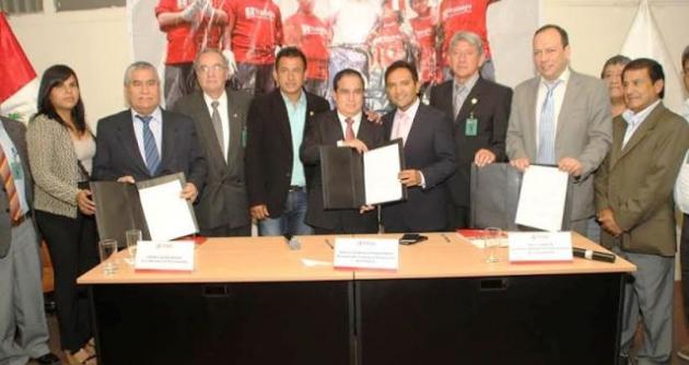 Anuncio fue hecho tras reunión con autoridades.