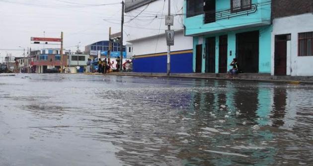 Hasta cuándo, se preguntan los moradores de la av. Aviación que volvieron a sufrir la inundación de sus viviendas.