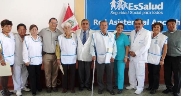 Dos adultos mayores de 84 y 81 años de edad fueron reconocidos por su ejemplar labor de ayuda y servicio.