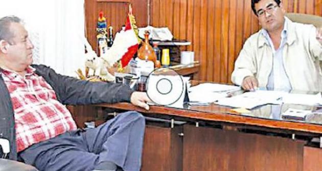 El candidato Wilder Calderón, cuando era congresista, reunido con el hoy preso César Álvarez.