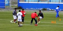 Galvistas entrenaron hoy en Polideportivo de Bruces.