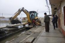 Vecinos de Miramar lamentan que limpieza de dren sólo sea un paliativo. Foto: Milton Palpa