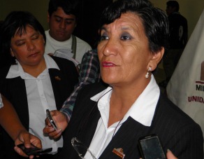 directora-ugel-santa-declara