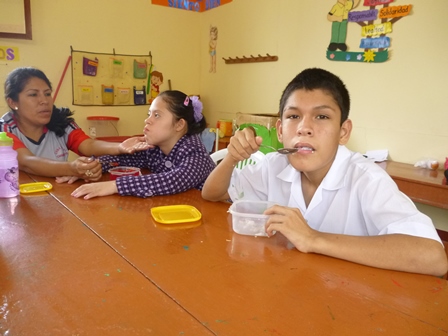 nios.especiales-no-recibe-desayunos